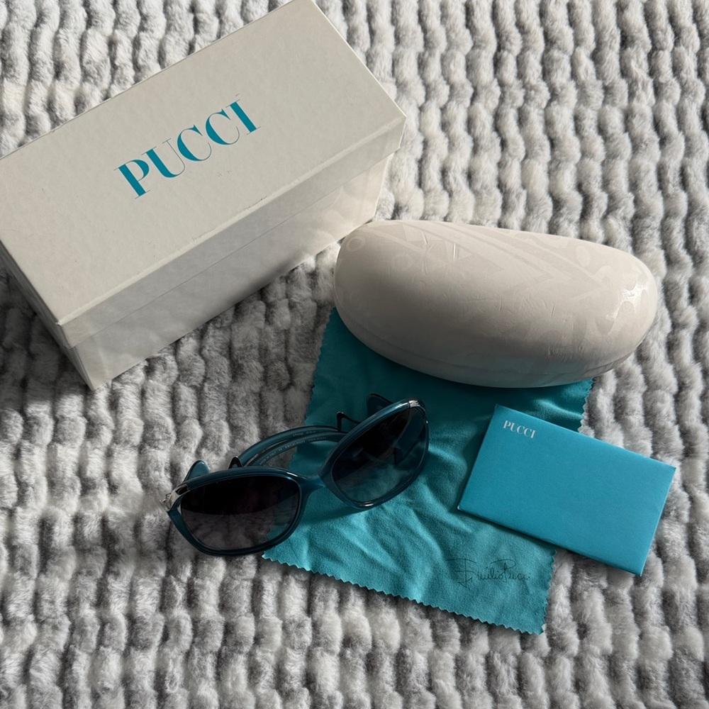 Emilio Pucci eccentric stylish teal sunnies